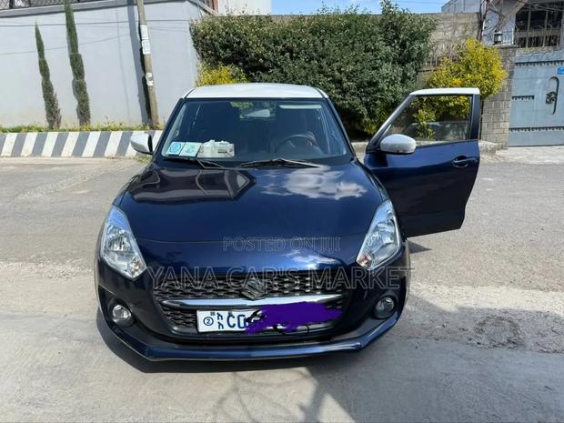 Suzuki Swift 2022 Blue