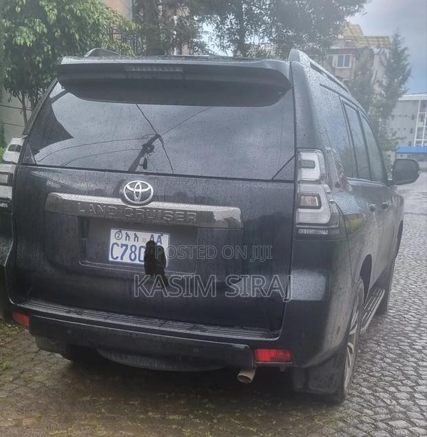 Toyota Land Cruiser Prado 2.8 2023 Gray