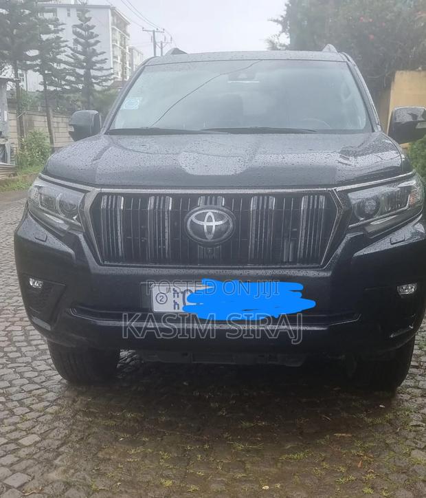 Toyota Land Cruiser Prado 2.8 2023 Gray