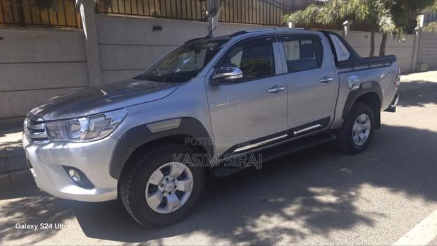 Toyota Hilux Revo Double Cab Deisel 2.4 AWD 2017 Silver