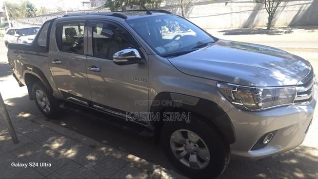 Toyota Hilux Revo Double Cab Deisel 2.4 AWD 2017 Silver