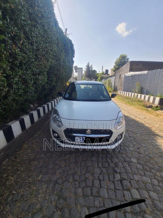 Suzuki Swift 2021 White