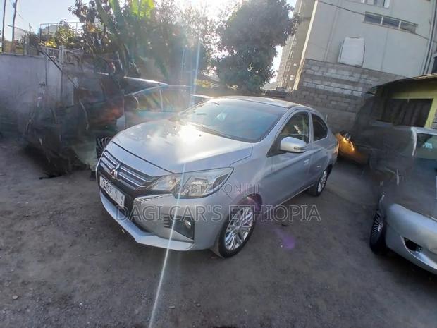 Mitsubishi Attrage 2021 Silver