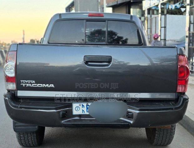 Toyota Tacoma 2013 Black