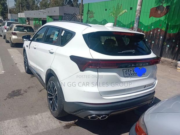 Jetour X70 Plus 2021 White