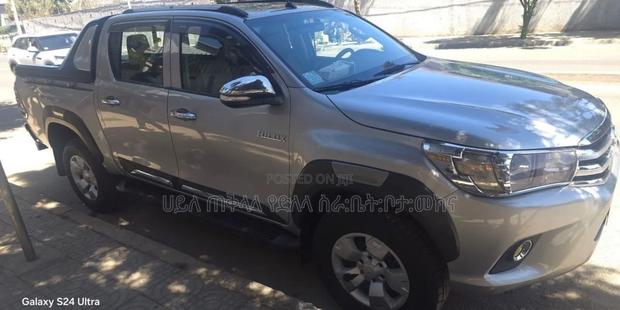 Toyota Hilux 2017 Teal