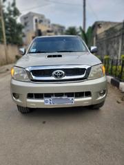 Toyota Hilux 2008 Gold for sale