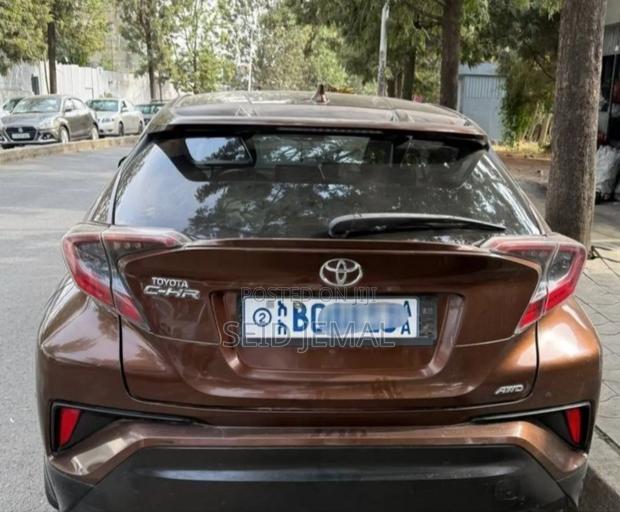 Toyota C-HR 2017 Brown
