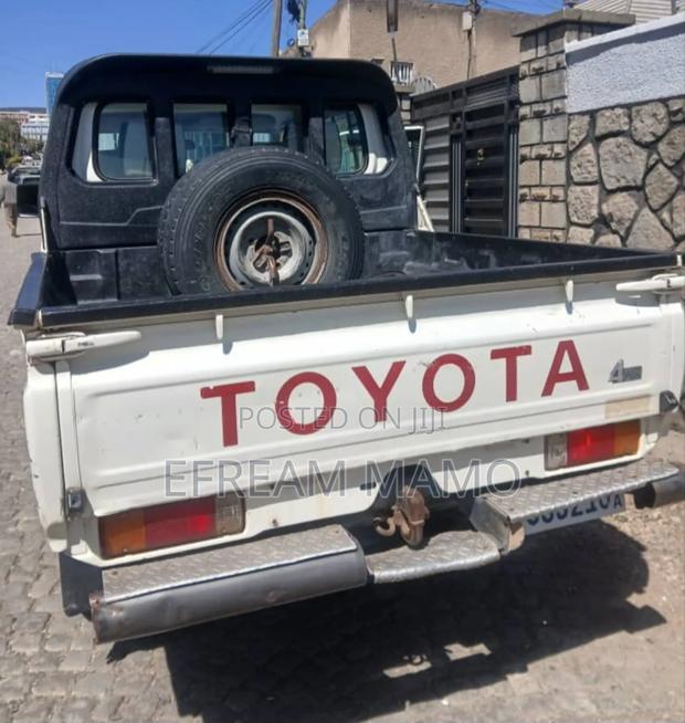 Toyota Hilux 2017 White