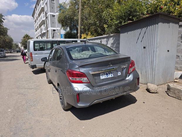 Mitsubishi Attrage 2021 Gray