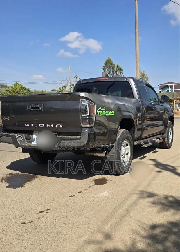 Toyota Tacoma 2017 Gray