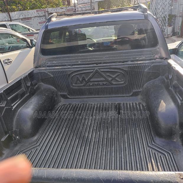 Toyota Hilux 2011 Gray
