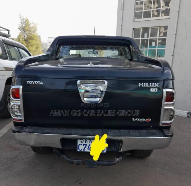 Toyota Hilux 2014 Black