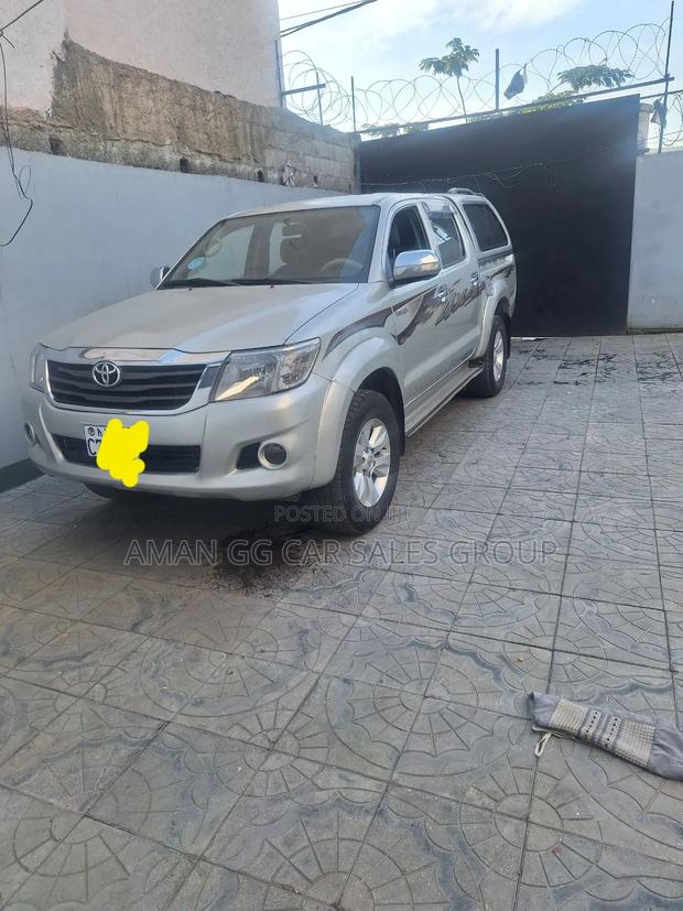 Toyota Hilux 2015 Purple