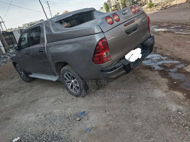 Toyota Hilux 2019 Pearl