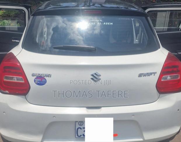 Suzuki Swift 2022 White