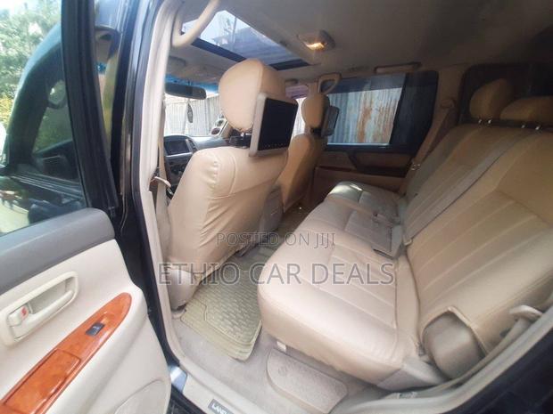 Toyota Land Cruiser 2005 Black