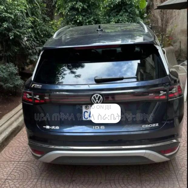 Volkswagen ID.6 2022 Blue