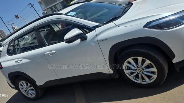 Toyota Corolla Cross Hybrid 2023 Ivory