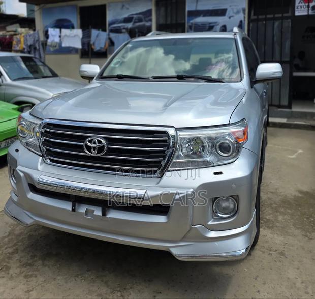 Toyota Land Cruiser 2015 Silver