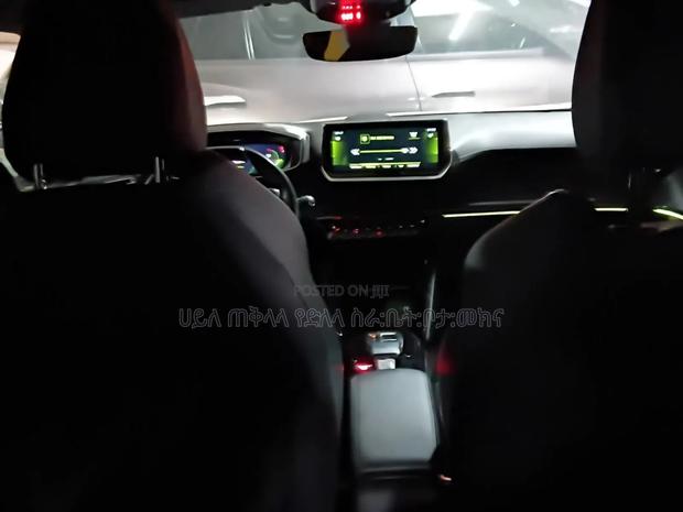 Peugeot 2008 2022 Ivory