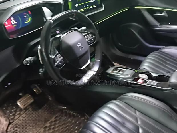Peugeot 2008 2022 Ivory