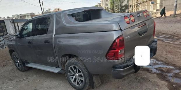 Toyota Hilux 2019 Teal