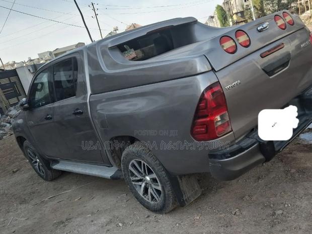 Toyota Hilux 2019 Teal