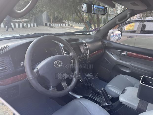 Toyota Land Cruiser Prado 2005 Silver