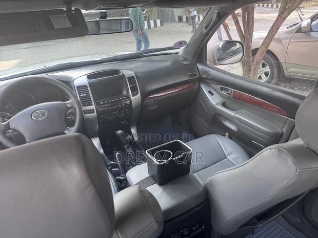 Toyota Land Cruiser Prado 2005 Silver