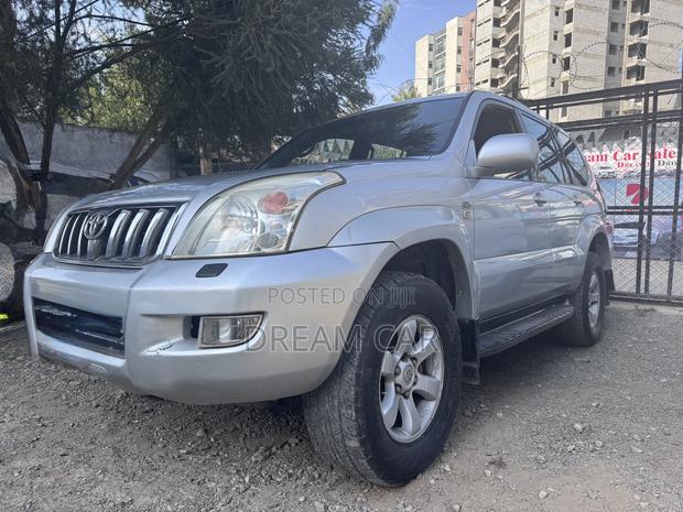 Toyota Land Cruiser Prado 2005 Silver