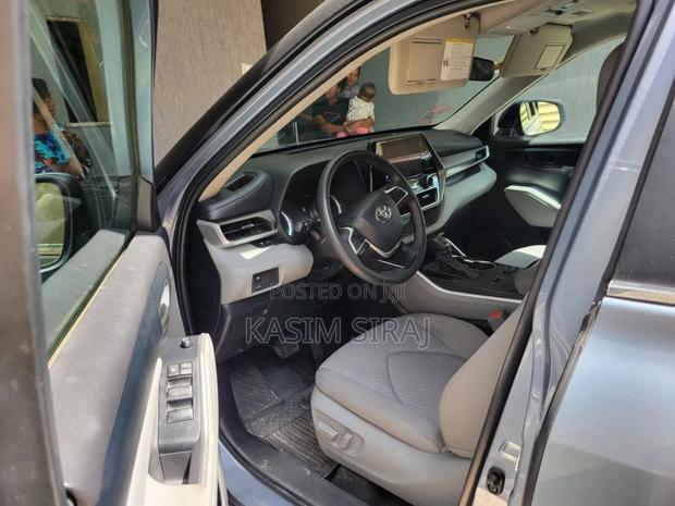 Toyota Highlander Hybrid Limited 2023 Blue
