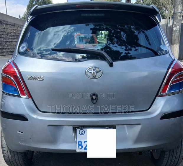 Toyota Yaris 2010 Silver