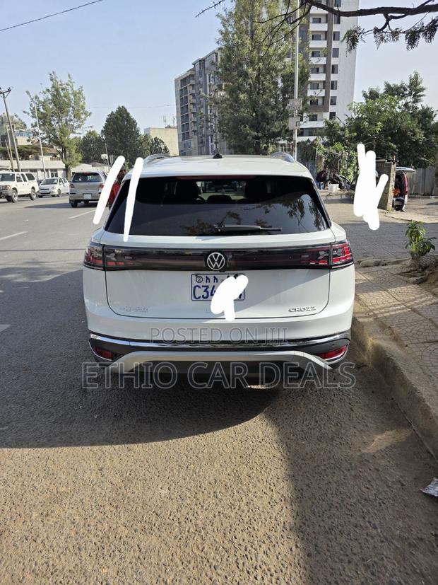 Volkswagen ID.6 2024 White