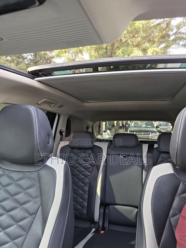 Volkswagen ID.6 2024 White