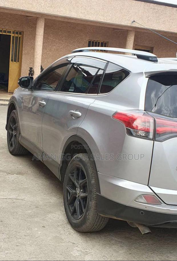 Toyota RAV4 2018 Silver