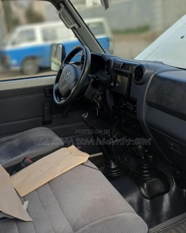 Toyota Land Cruiser 2016 White