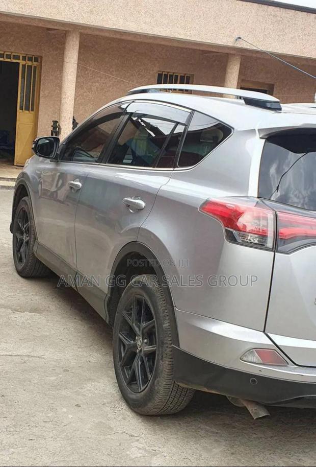 Toyota RAV4 2018 Silver