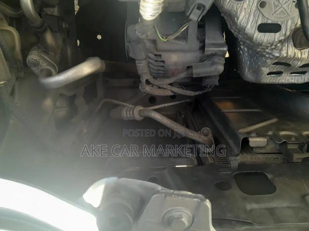 Toyota Yaris Base Sedan 4dr 2010 Silver