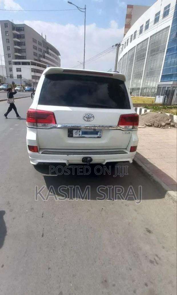 Toyota Land Cruiser 4.5 V8 TD STD 2011 White