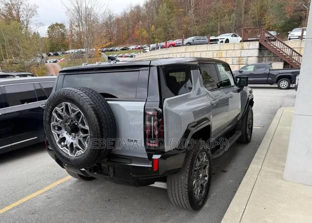 New GMC HUMMER EV 2024