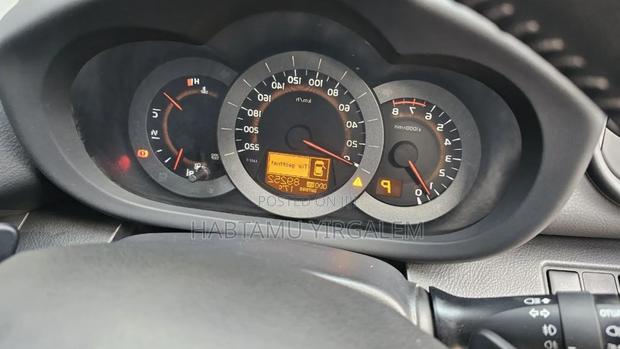 Toyota RAV4 2011 Silver