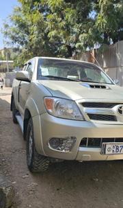 Toyota Hilux 2007 Gold for sale