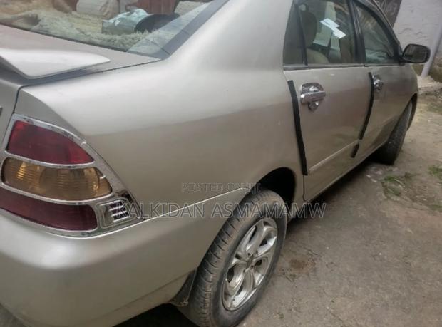 Toyota Corolla 2001 Silver