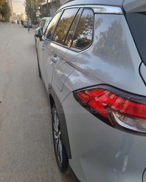 Toyota Corolla Cross Hybrid 2023 Blue