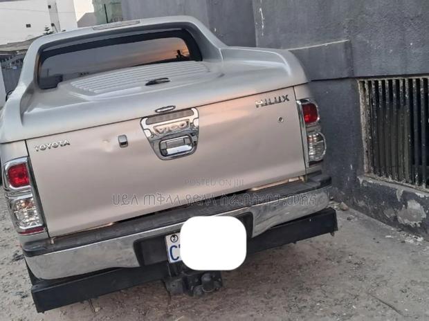 Toyota Hilux 2013 Silver