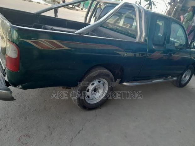 Toyota Hilux 2004 Green