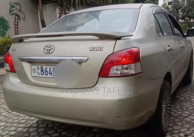Toyota Yaris 2008 Gold