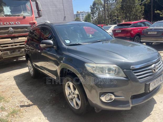 Toyota RAV4 2011 Matt Black