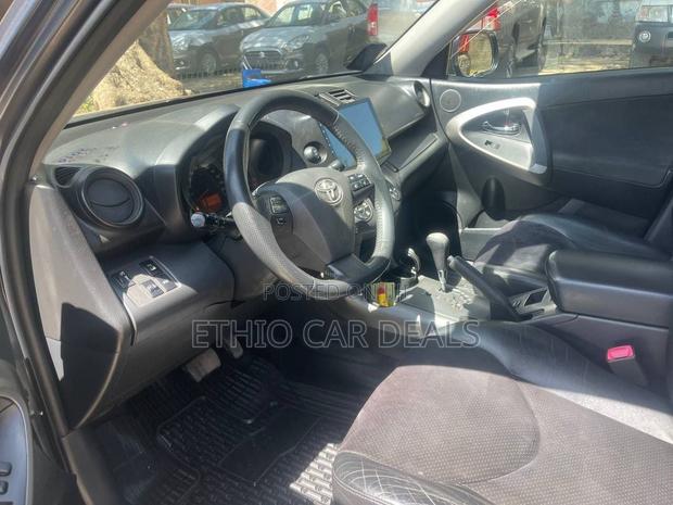 Toyota RAV4 2011 Matt Black